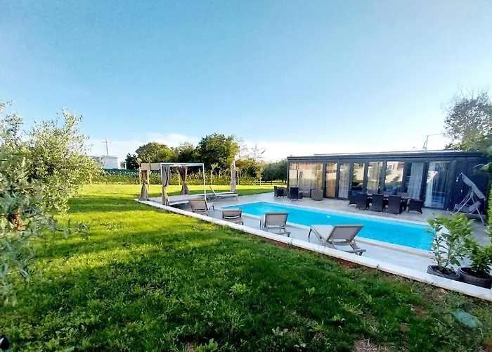 Hacienda Matea Mit Whirlpool, Pool Und Grill