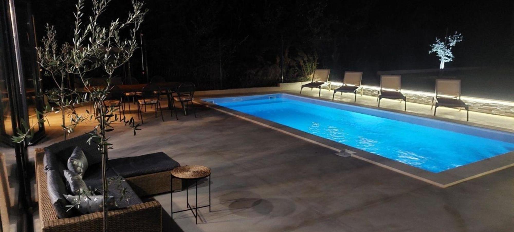 Vikendica Hacienda Matea Mit Whirlpool, Pool Und Grill Pula