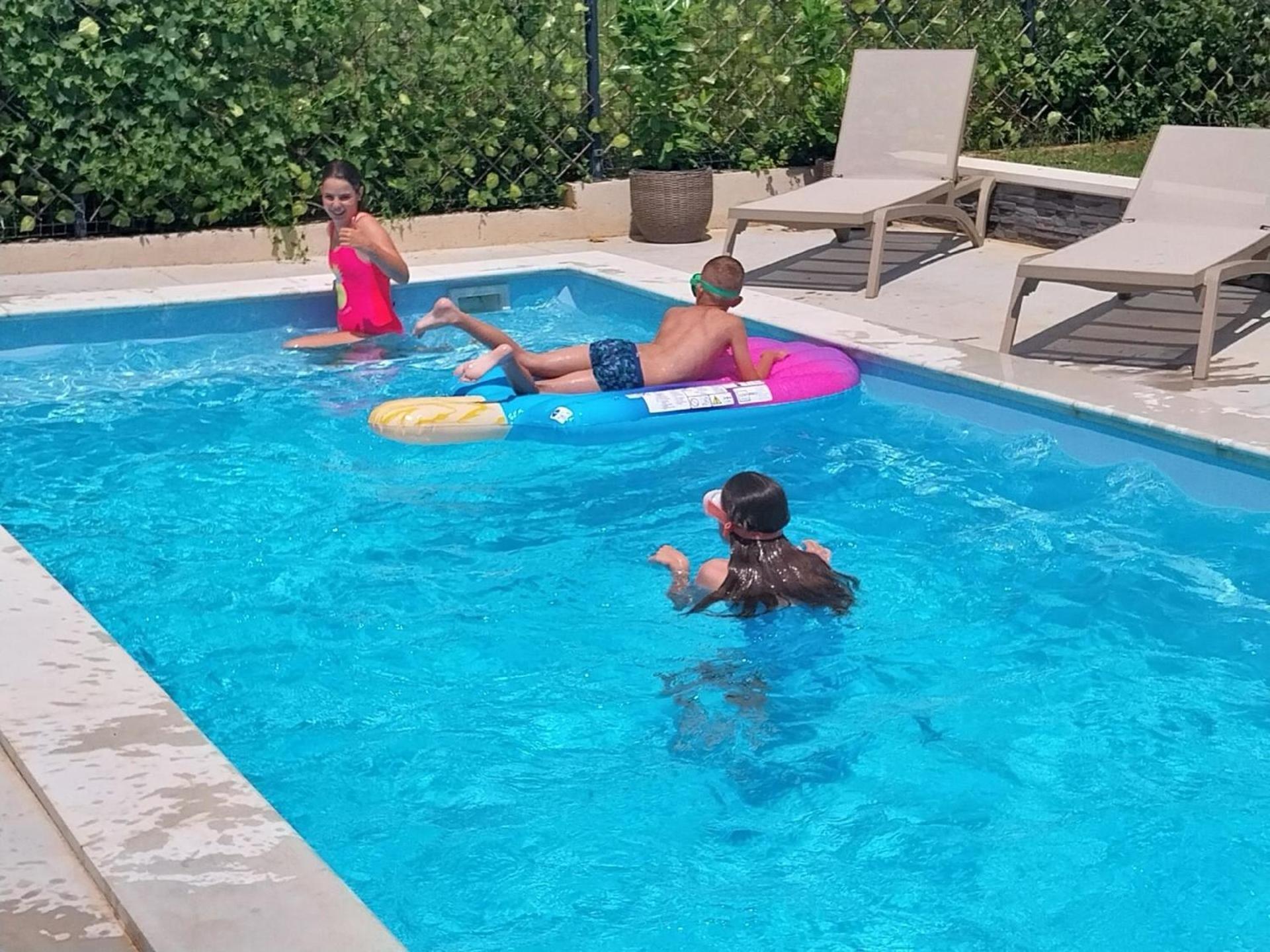 Hacienda Matea Mit Whirlpool, Pool Und Grill * Pula